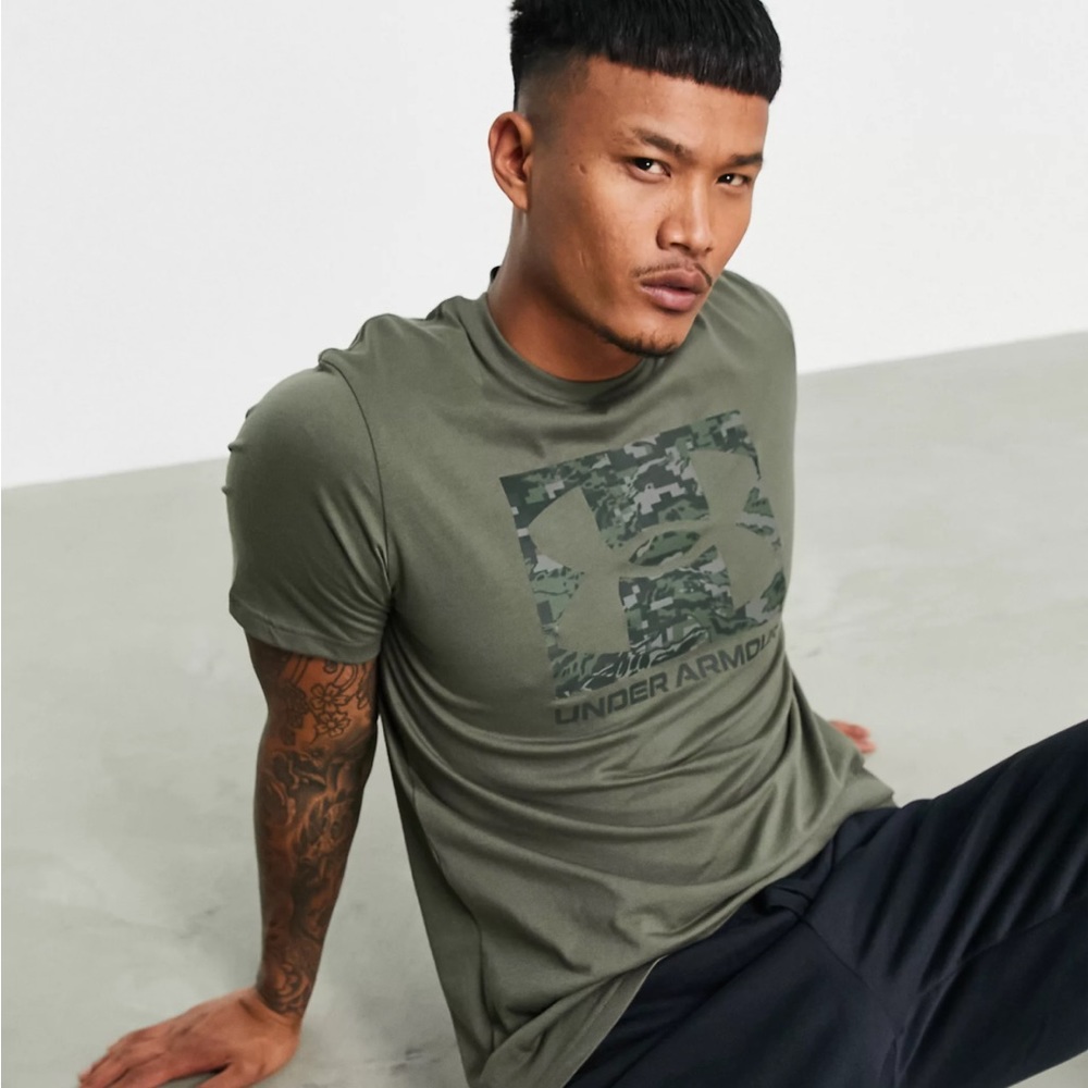 T-SHIRT UNDER ARMOUR ABC CAMO BOXED LOGO SM